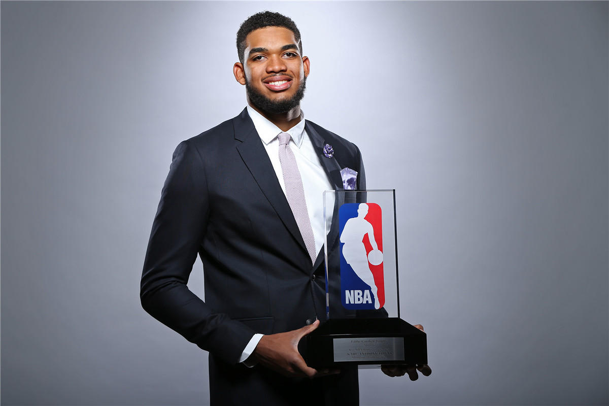乐鱼体育APP下载-NBA新秀回顾！唐斯当选本赛季最佳新秀