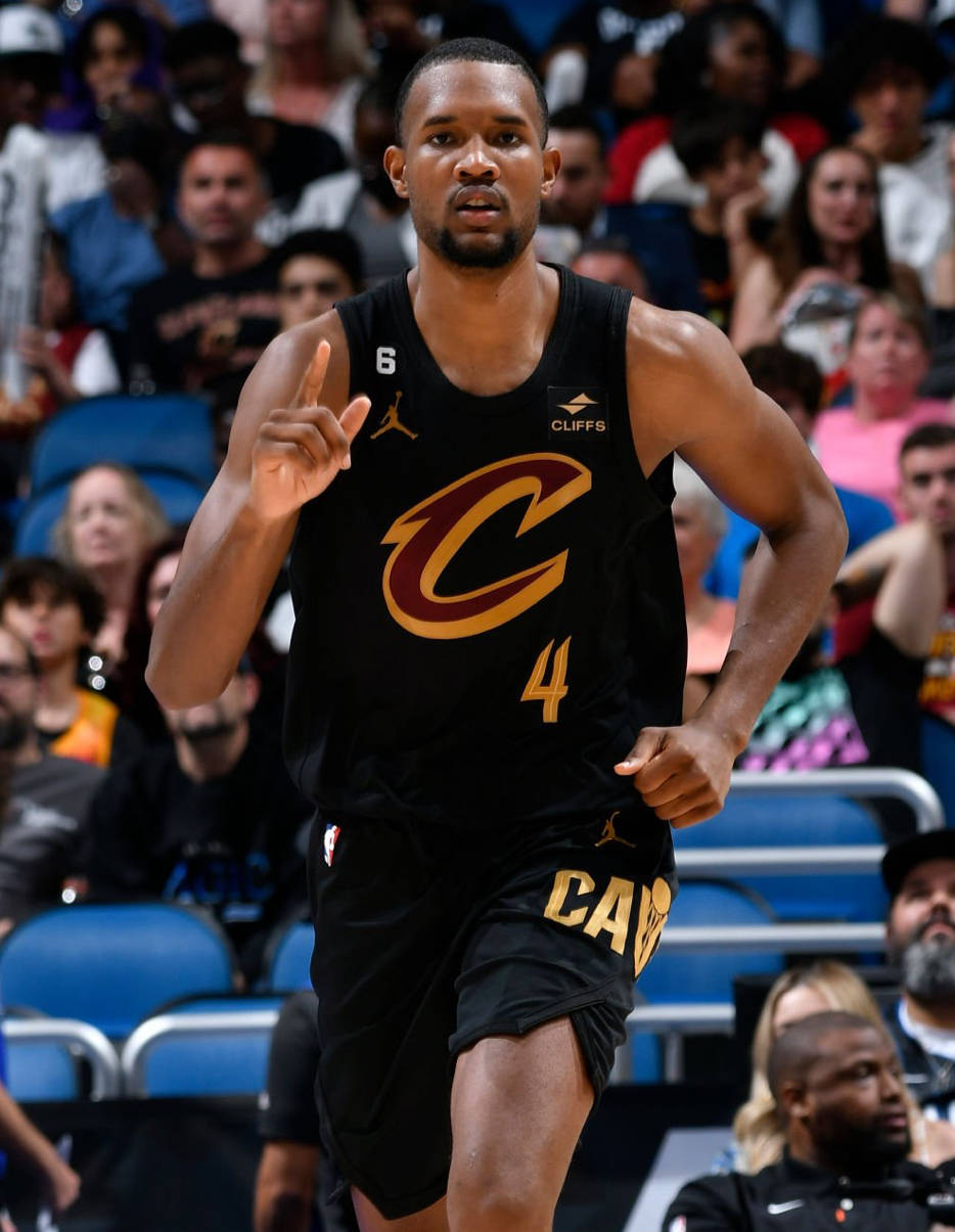 leyu乐鱼体育-守护篮下，谁将荣膺最佳防守球员？