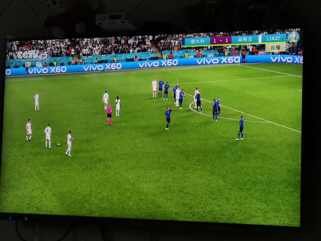 乐鱼体育官网网页版-欧洲杯篮球赛开幕式精彩呈现，球迷欢呼雀跃