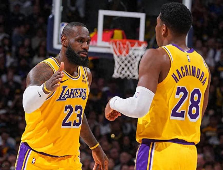 魔术全队发威，击败湖人